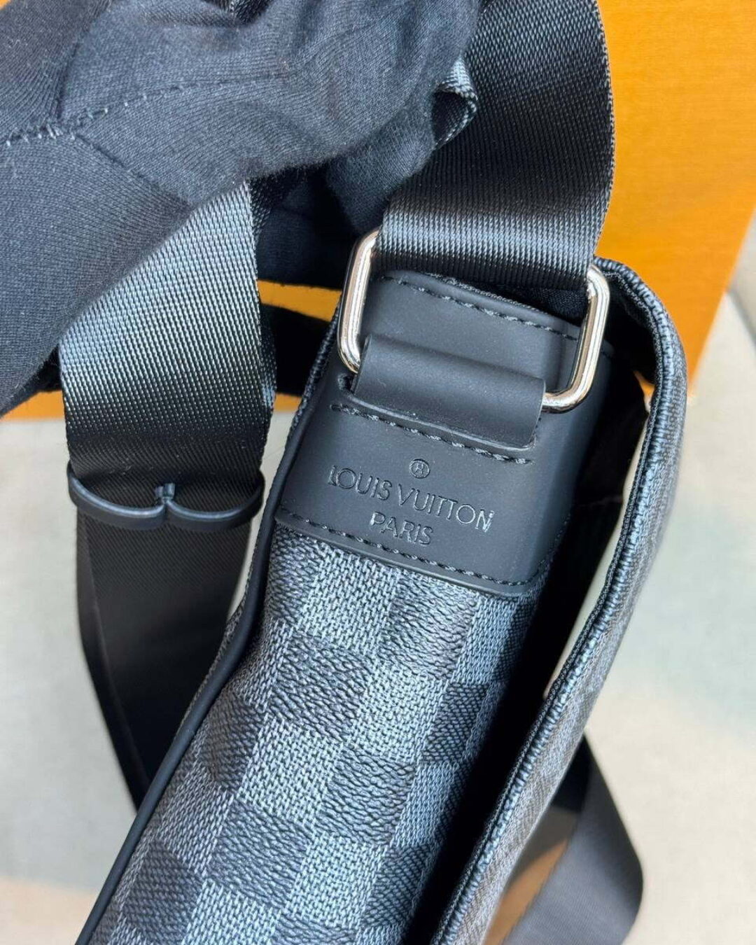 Сумка Louis Vuitton District PM (Premium)