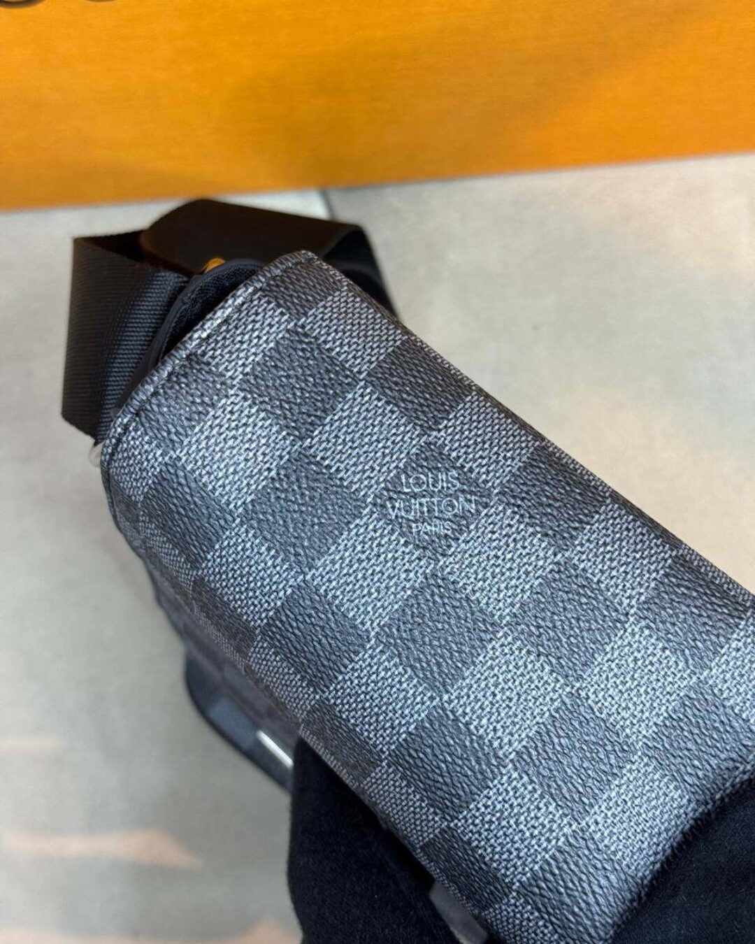 Сумка Louis Vuitton District PM (Premium)