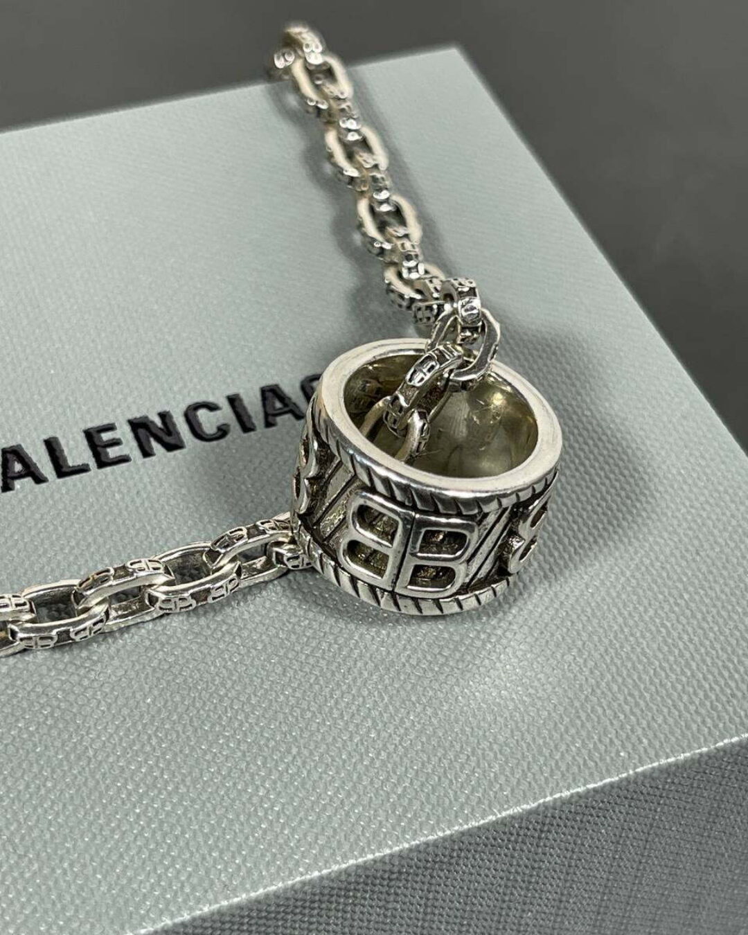 Колье Balenciaga