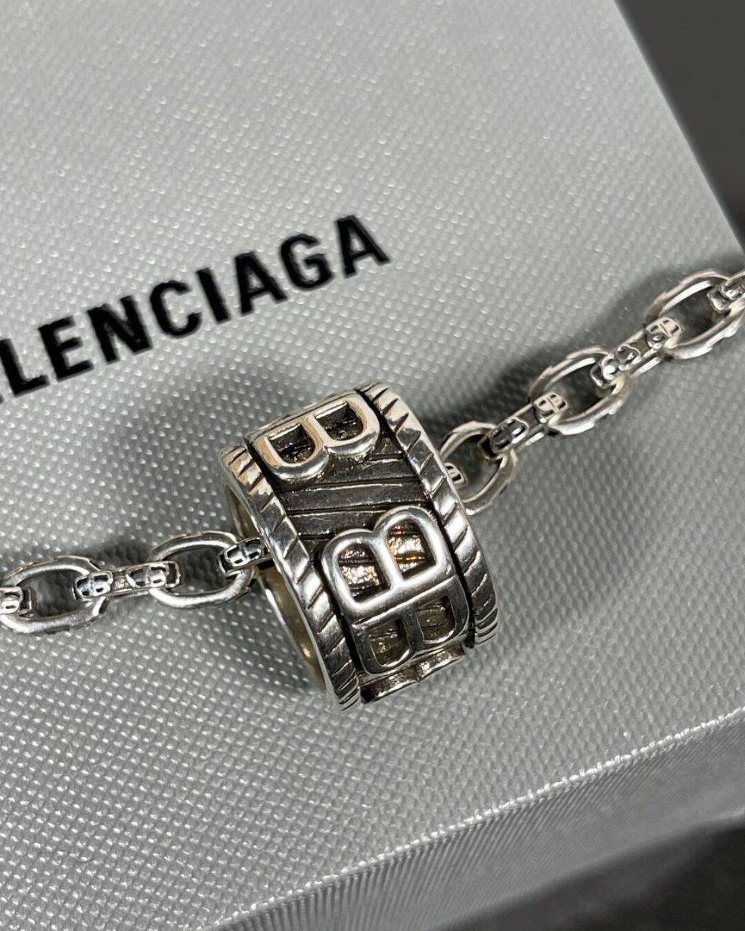 Колье Balenciaga