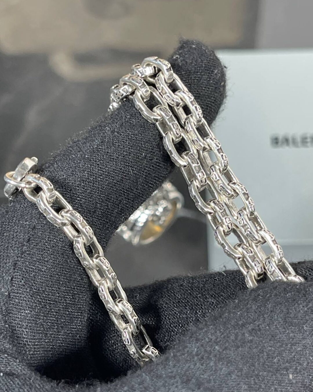 Колье Balenciaga