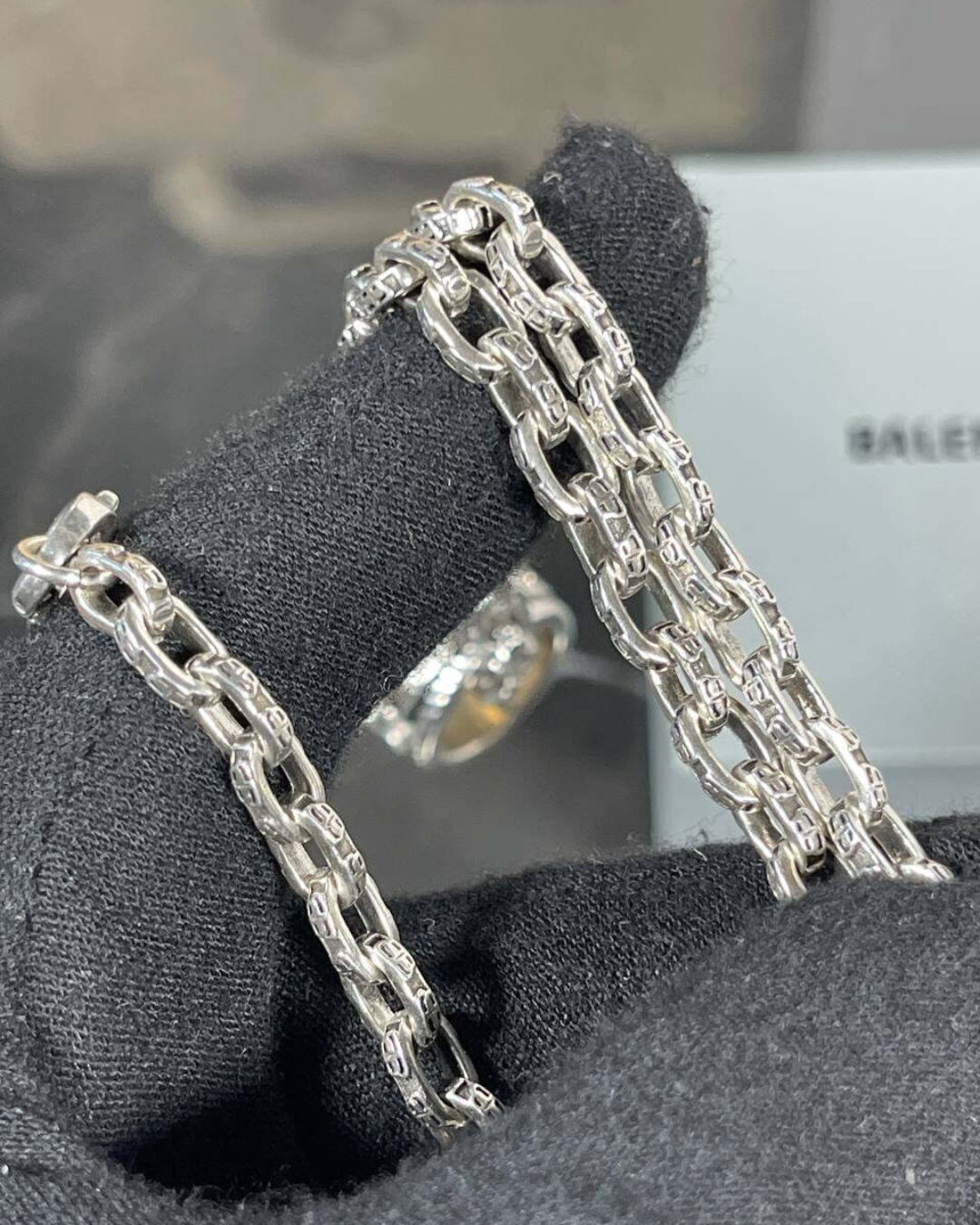 Колье Balenciaga