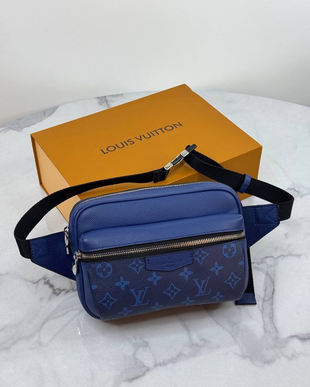 Сумка Louis Vuitton Outdoor Messenger Monogram Pacific Taiga Blue