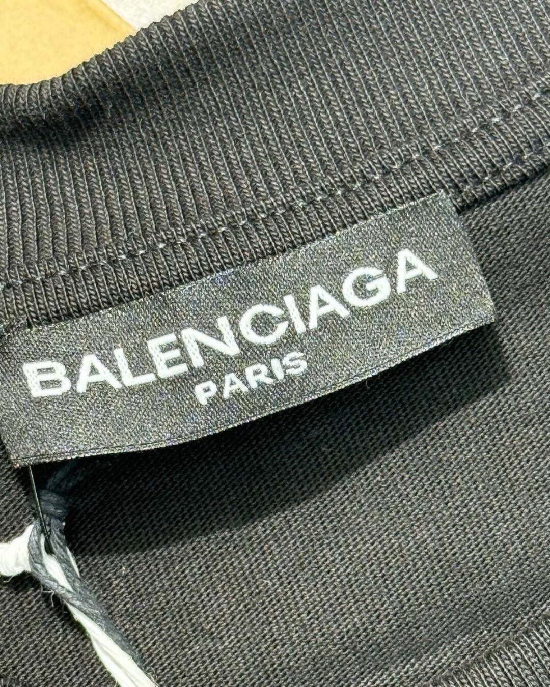 Футболка Balenciaga — фото 9