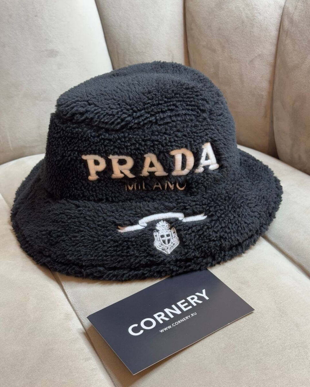 Панама Prada