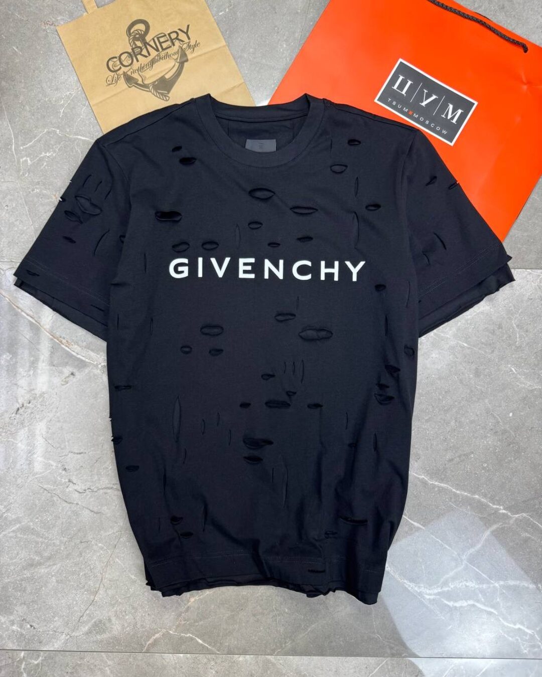 Футболка Givenchy
