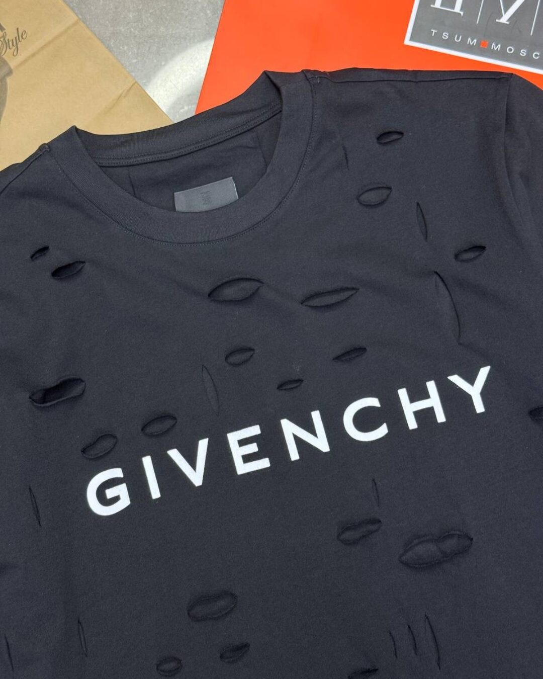 Футболка Givenchy