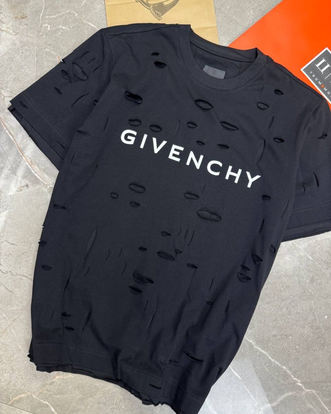 Футболка Givenchy