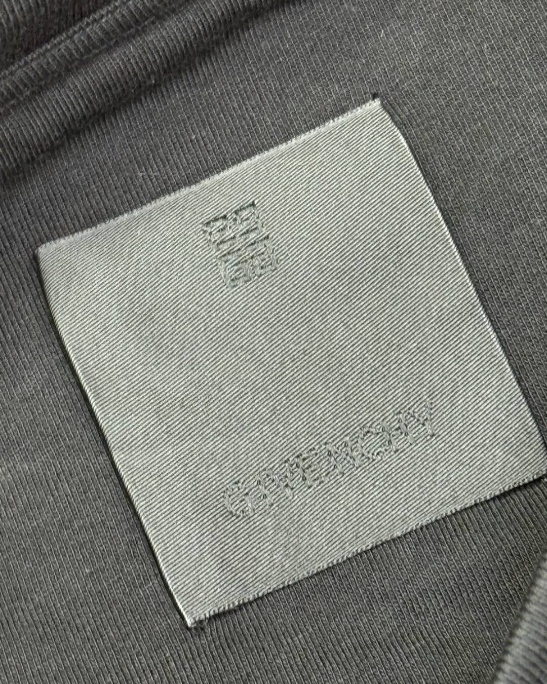 Футболка Givenchy