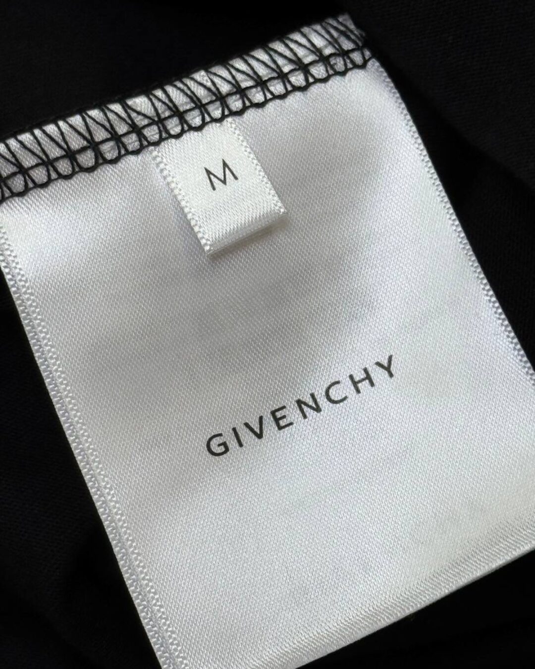 Футболка Givenchy