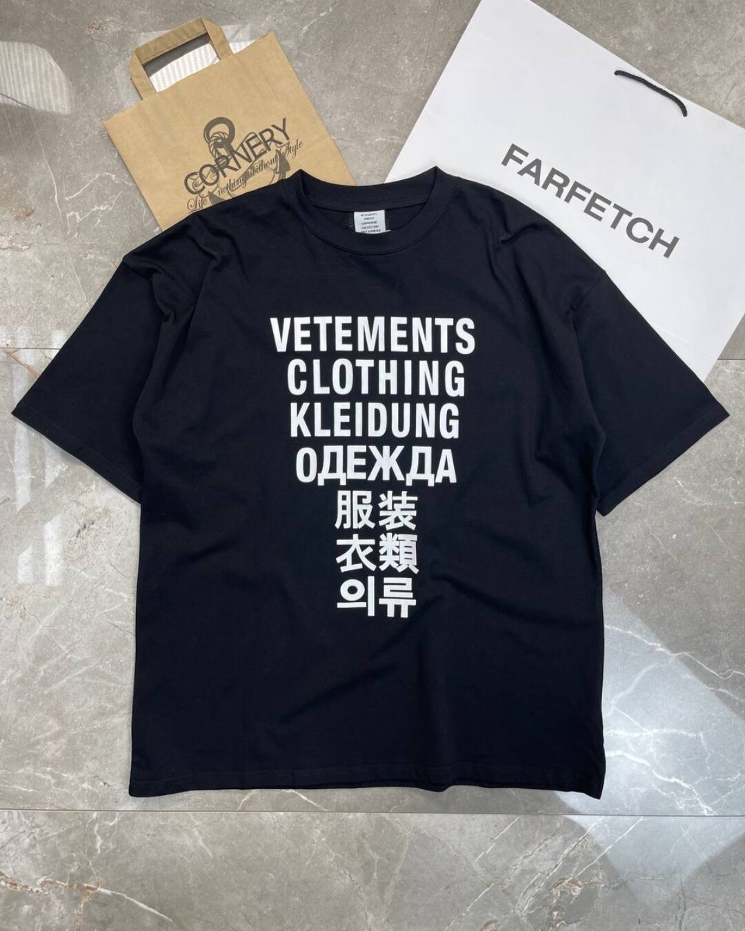 Футболка Vetements Clothing