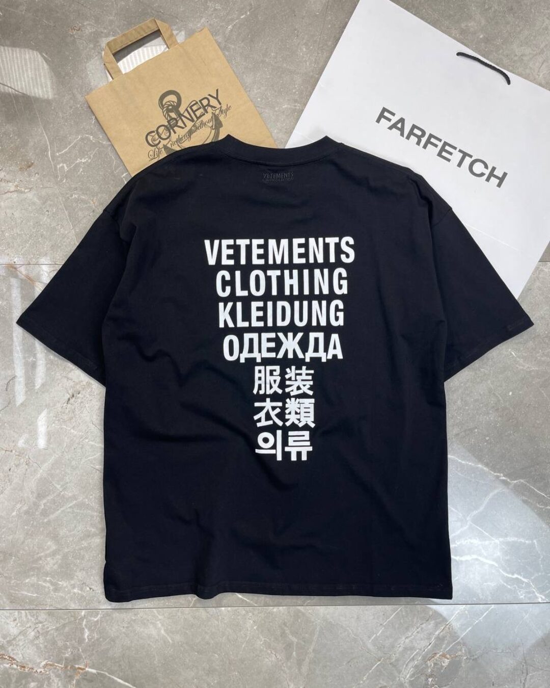 Футболка Vetements Clothing