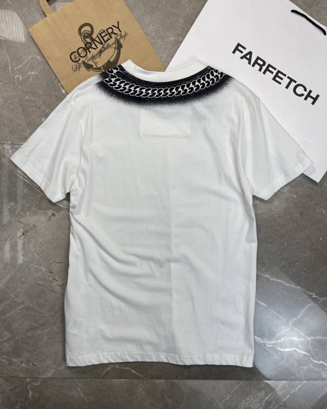 Футболка Givenchy