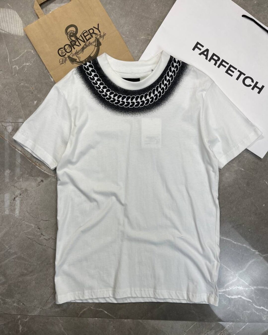 Футболка Givenchy