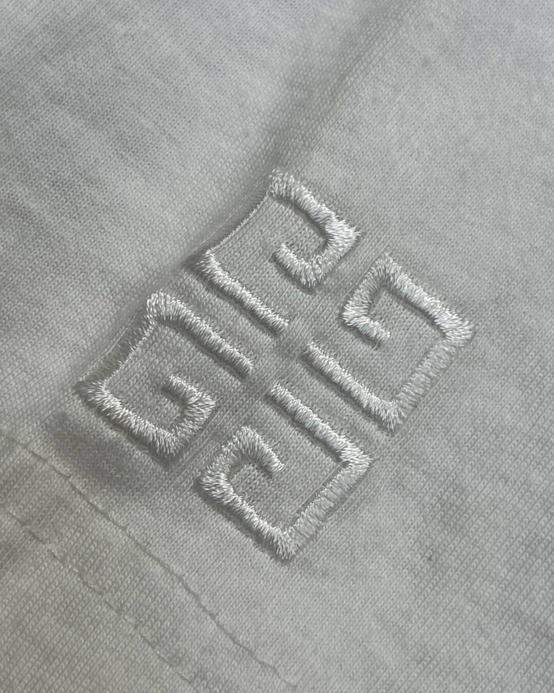 Футболка Givenchy
