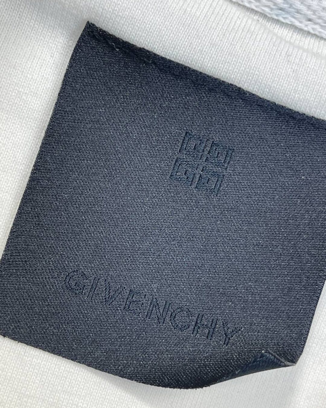 Футболка Givenchy