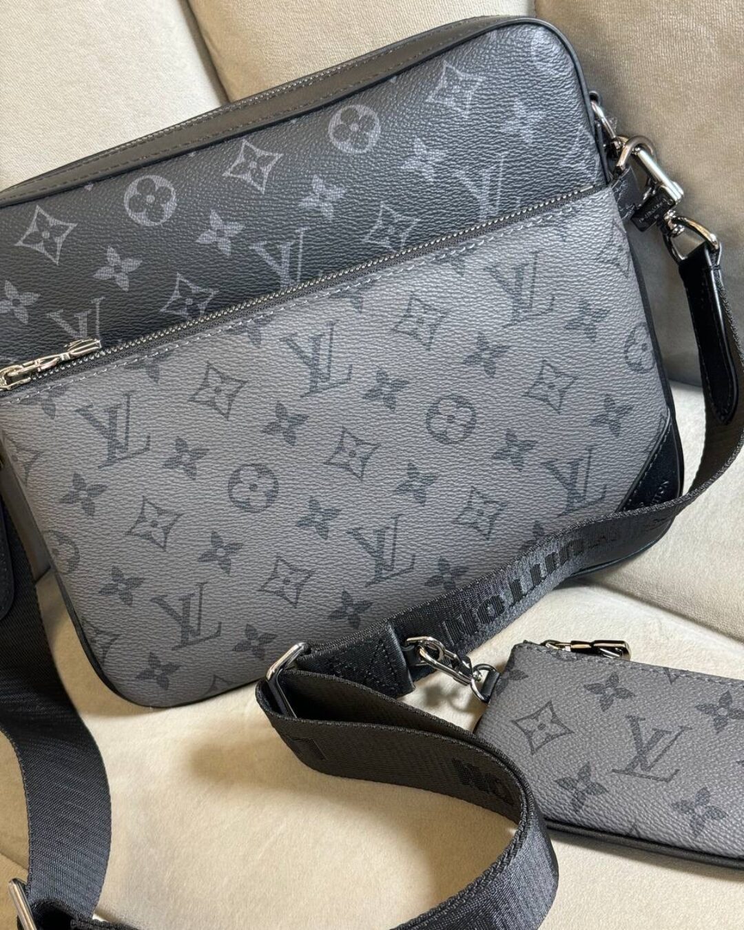 Сумка Louis Vuitton Trio Messenger Monogram Eclipse