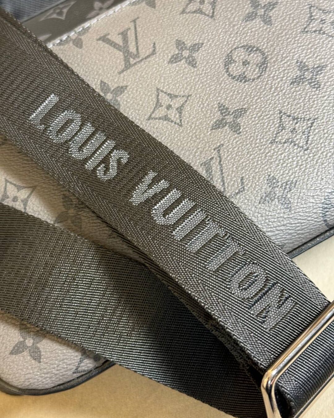 Сумка Louis Vuitton Trio Messenger Monogram Eclipse