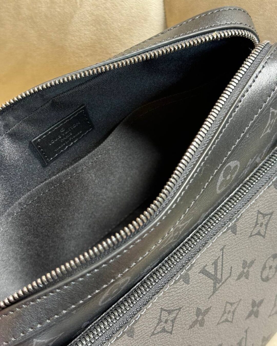 Сумка Louis Vuitton Trio Messenger Monogram Eclipse