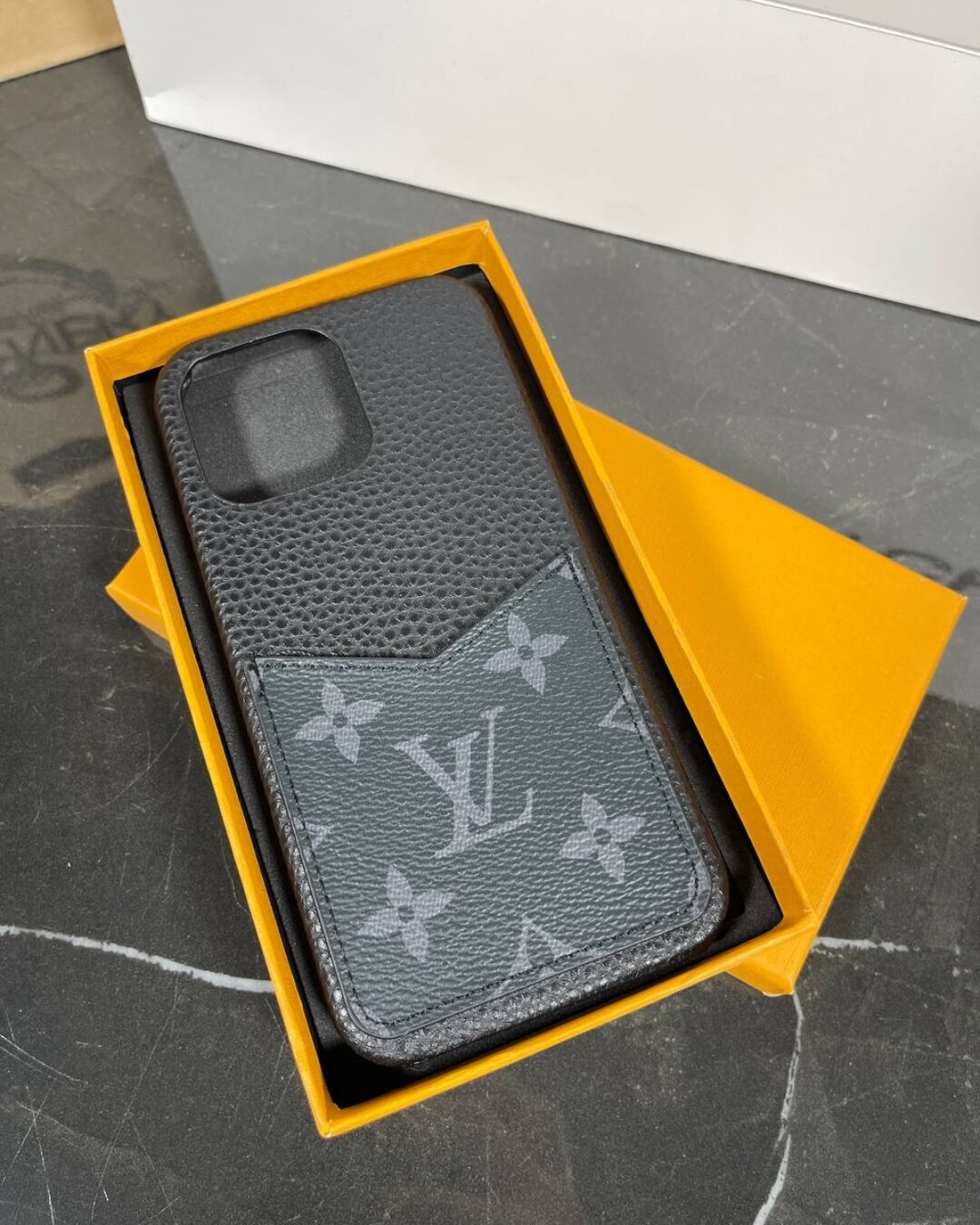 Чехол Louis Vuitton (IPhone 15 Pro Max)