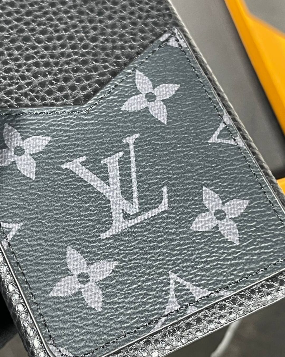 Чехол Louis Vuitton (IPhone 15 Pro Max)