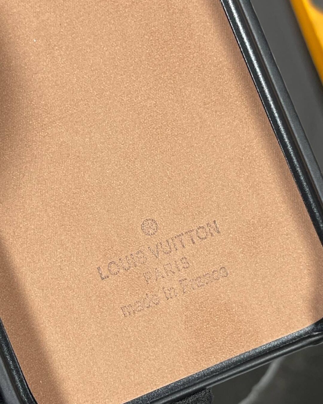 Чехол Louis Vuitton (IPhone 15 Pro Max)