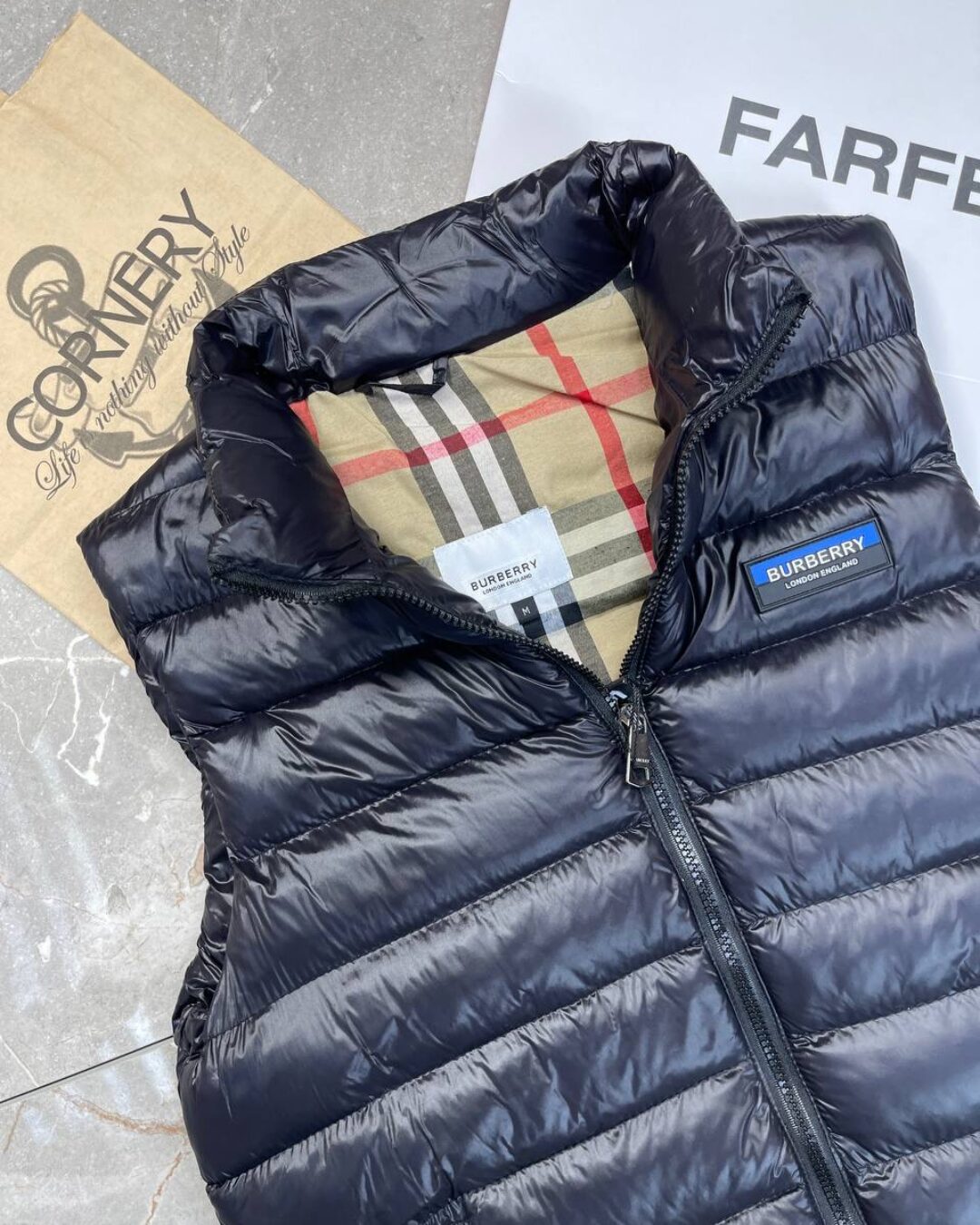 Жилет Burberry