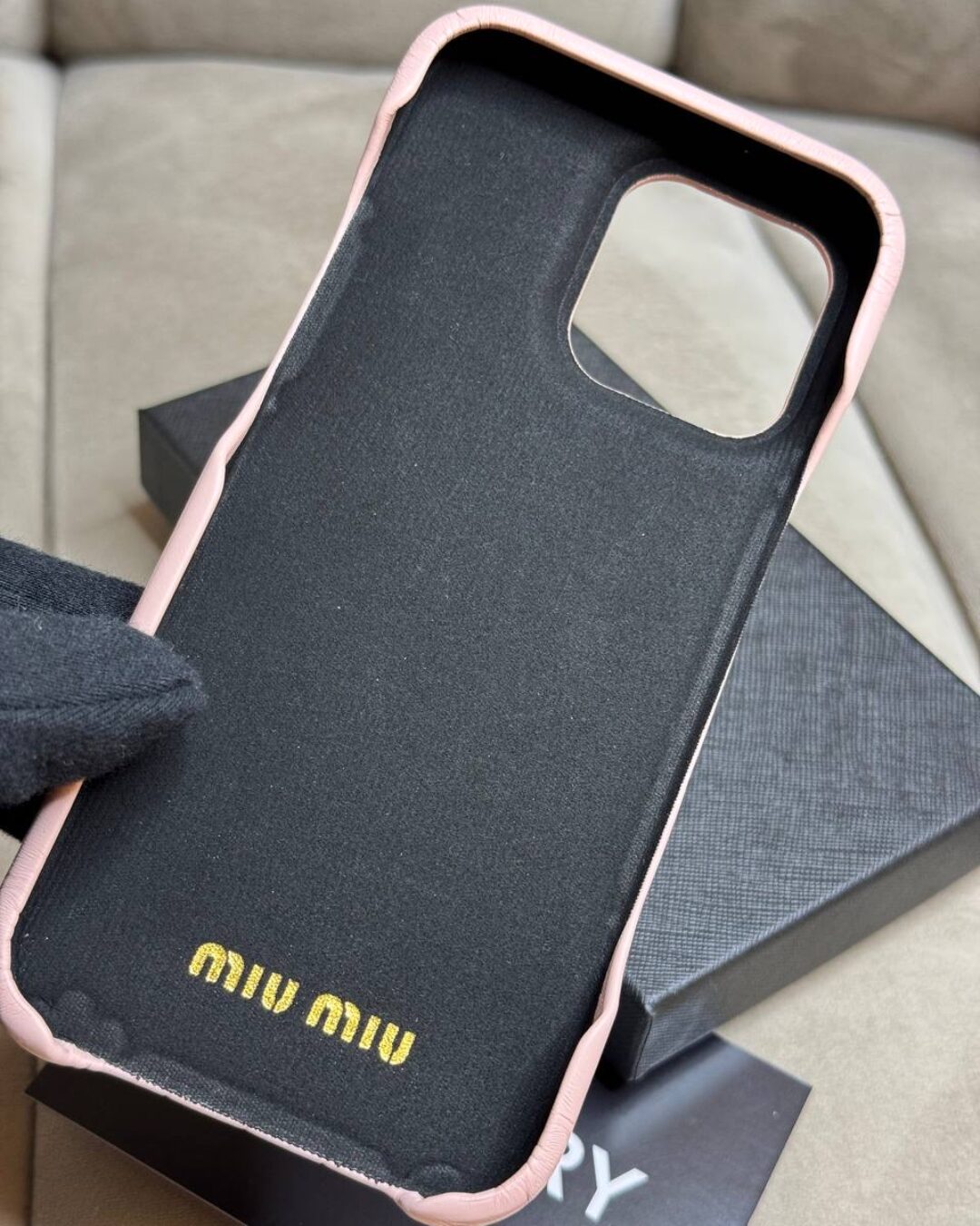 Чехол Miu Miu (IPhone 16 Pro Max)