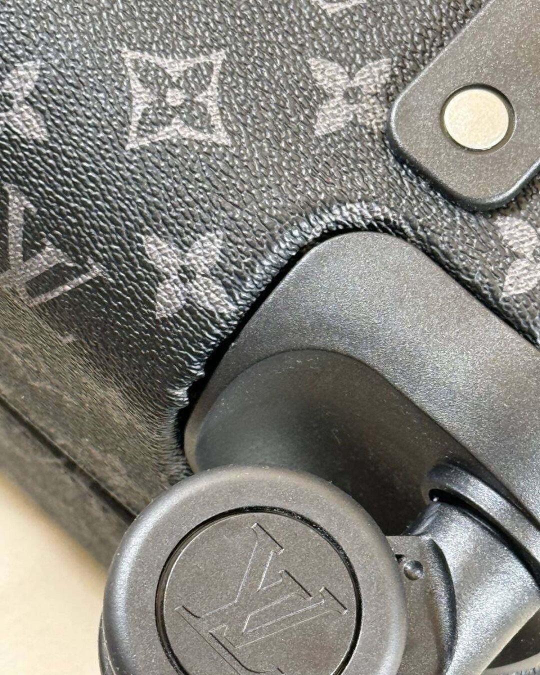 Чемодан Louis Vuitton