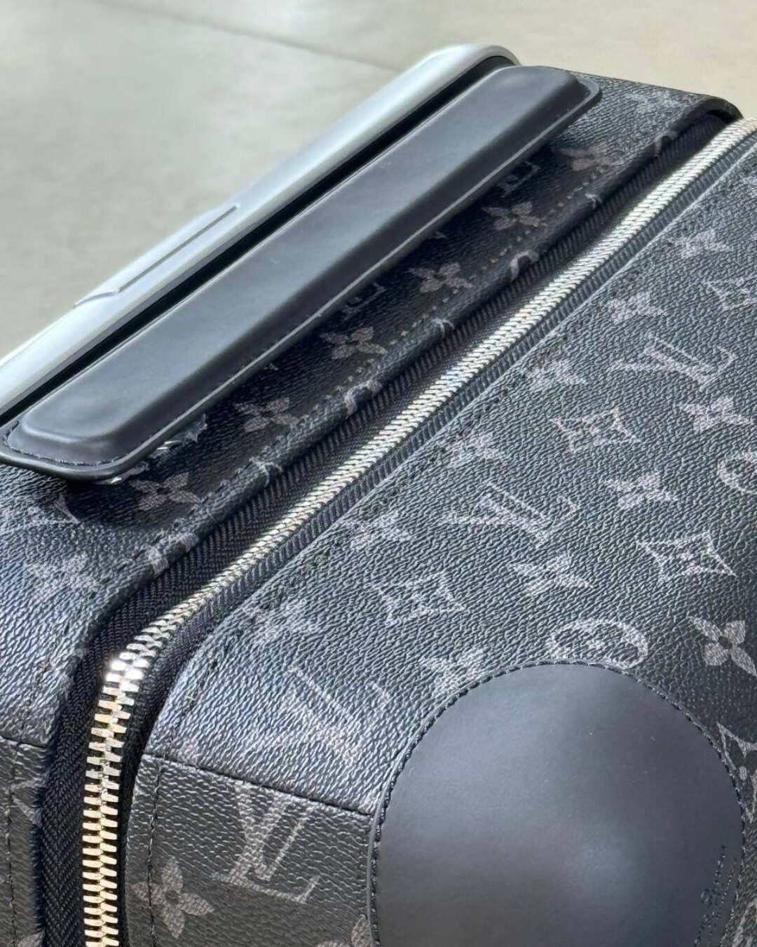 Чемодан Louis Vuitton