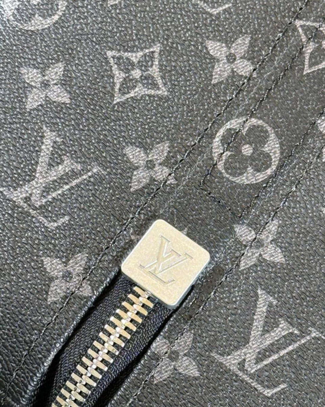 Чемодан Louis Vuitton