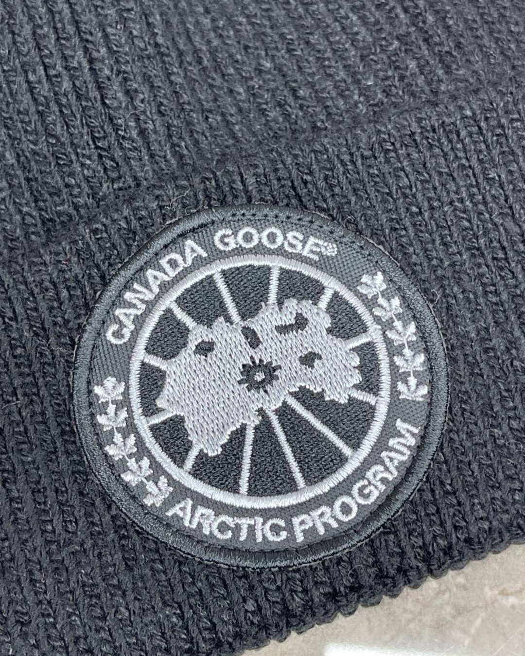 Шапка Canada Goose — фото 2