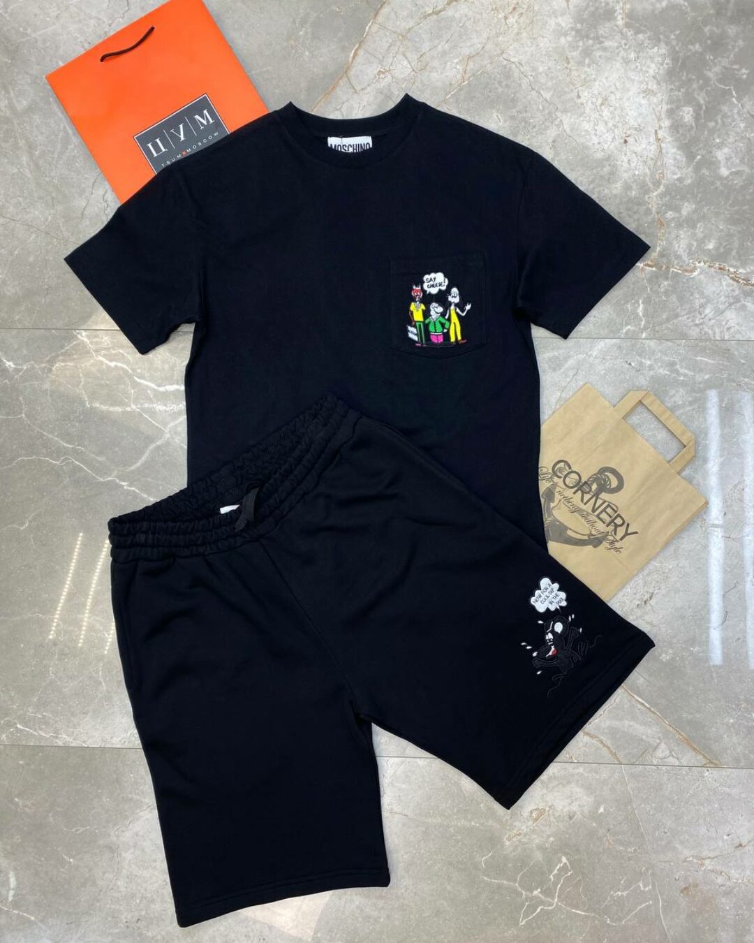 Костюм Moschino
