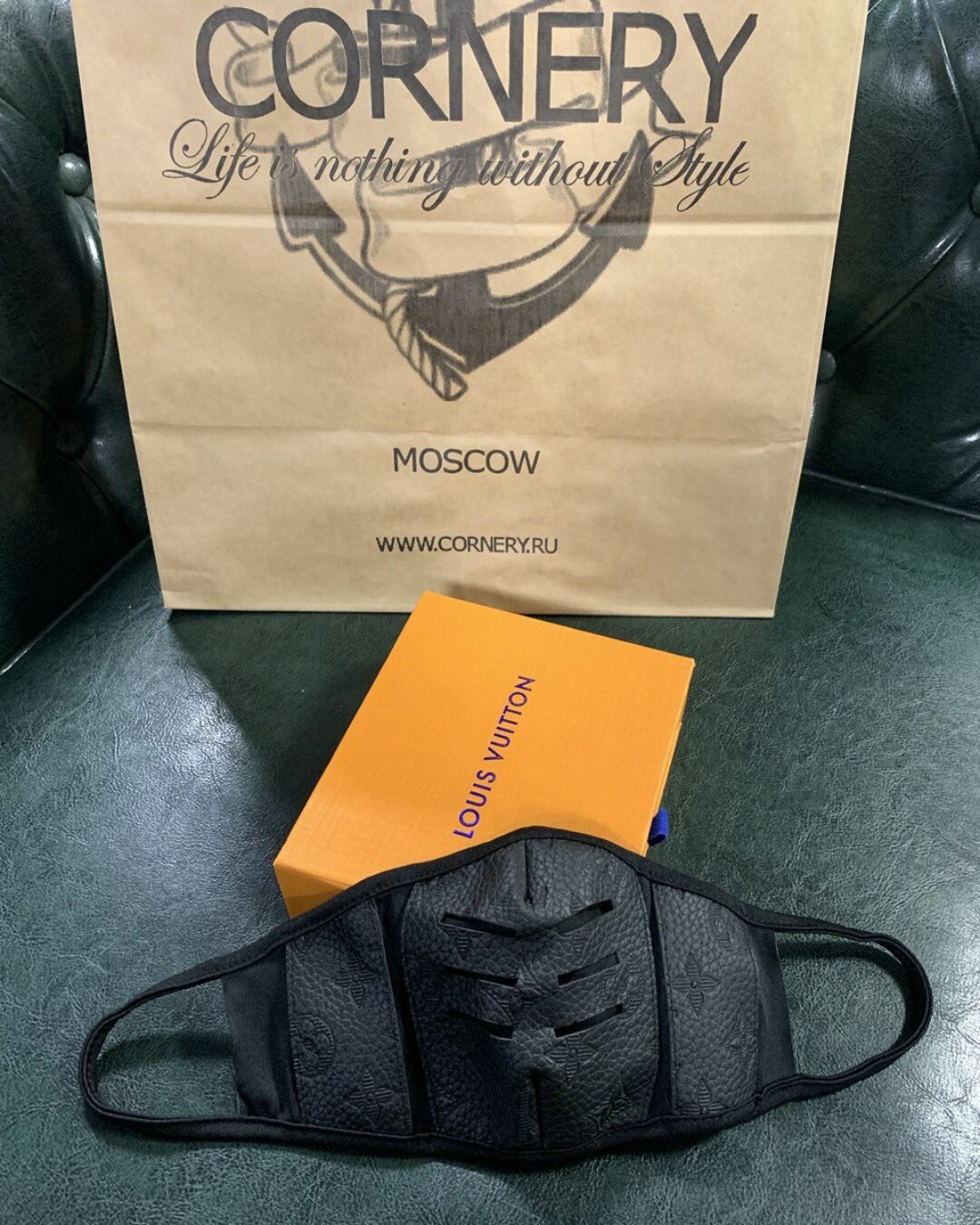 Маска Louis Vuitton