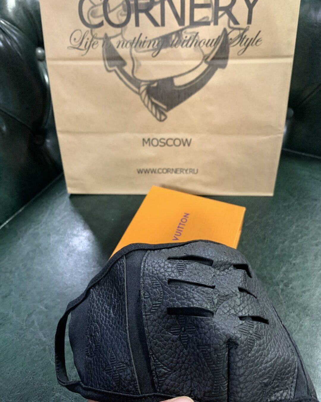 Маска Louis Vuitton