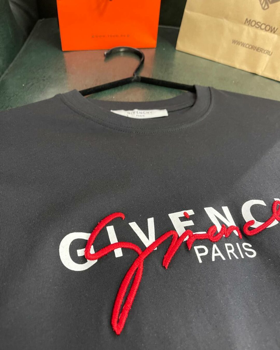 Футболка Givenchy