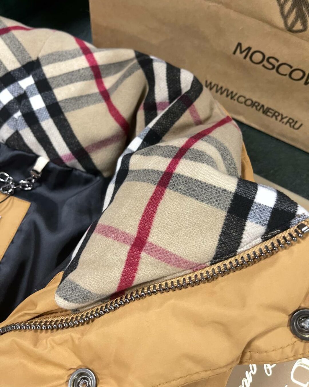 Жилет Burberry