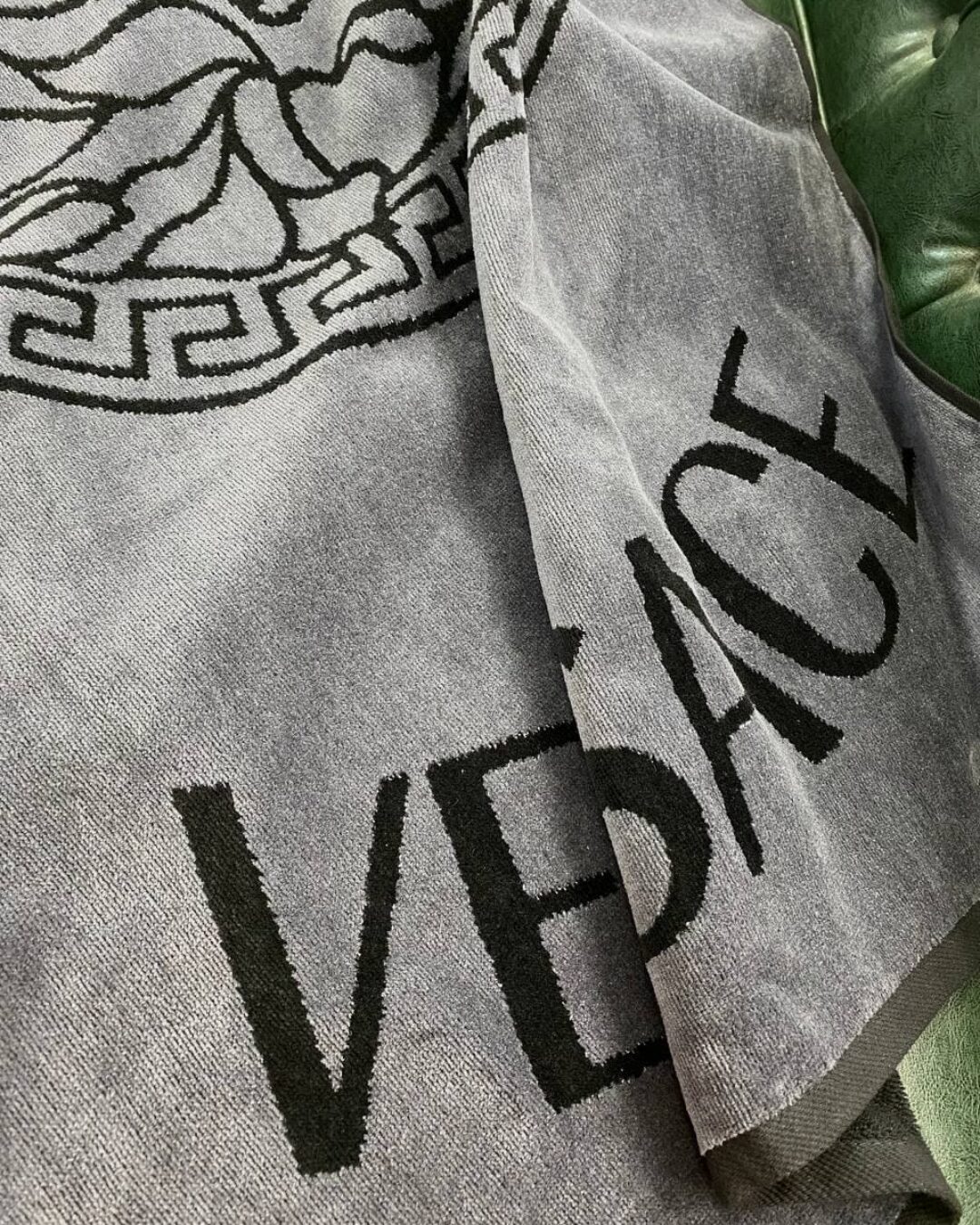 Полотенце Versace
