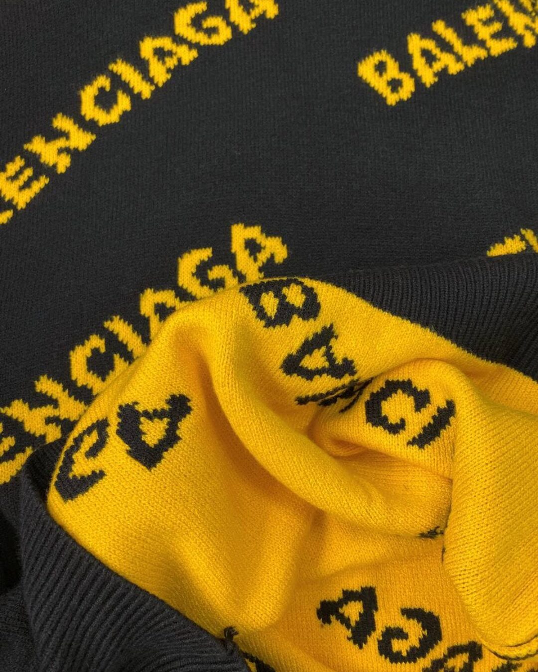 Свитер Balenciaga — фото 9