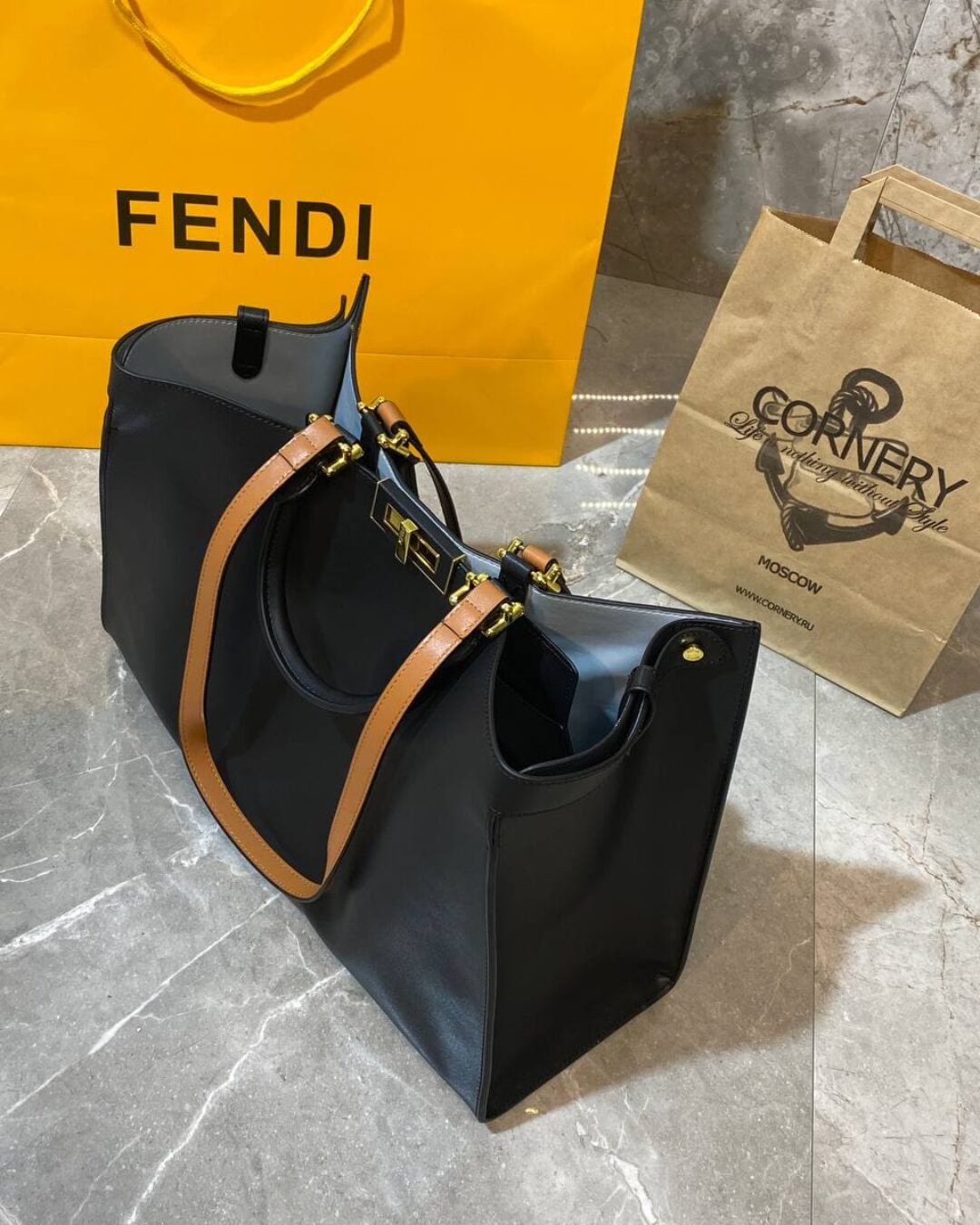 Сумка Fendi Peekaboo