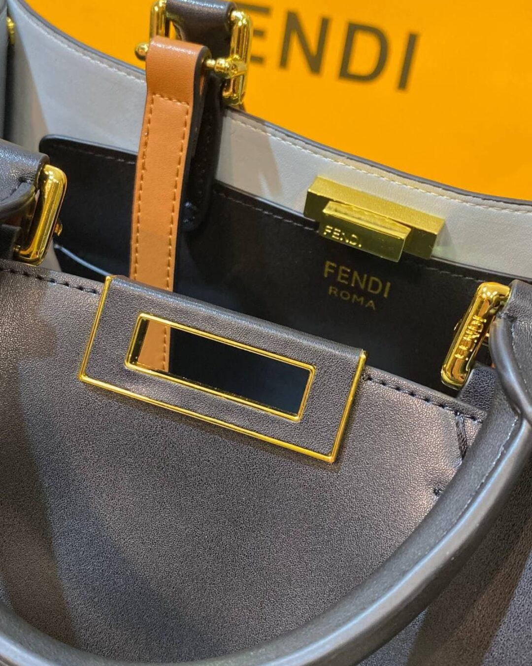 Сумка Fendi Peekaboo