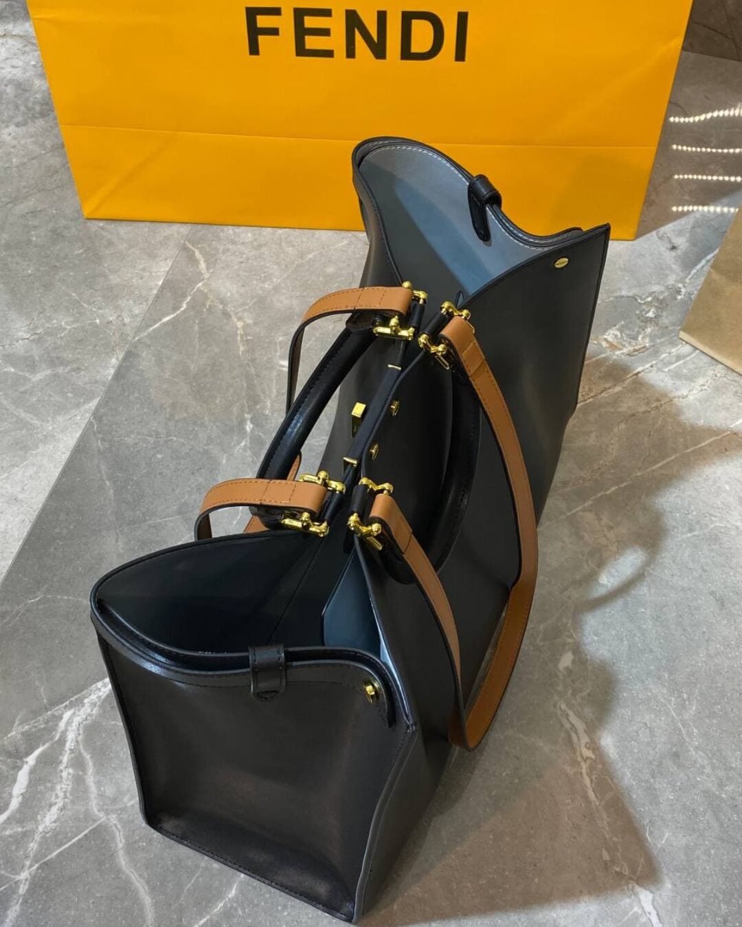 Сумка Fendi Peekaboo