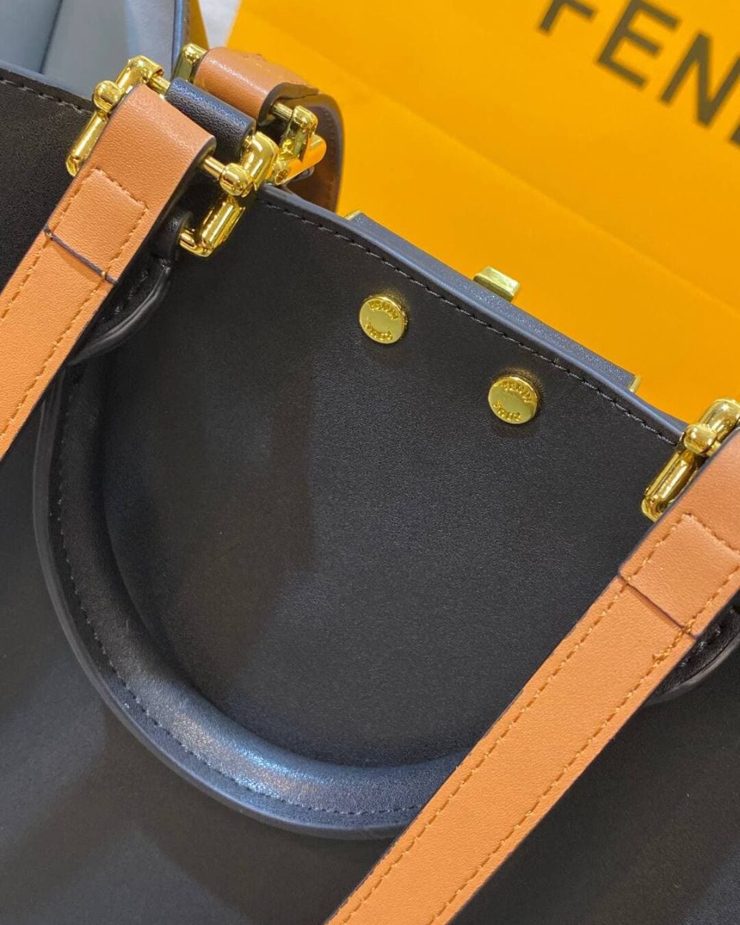 Сумка Fendi Peekaboo