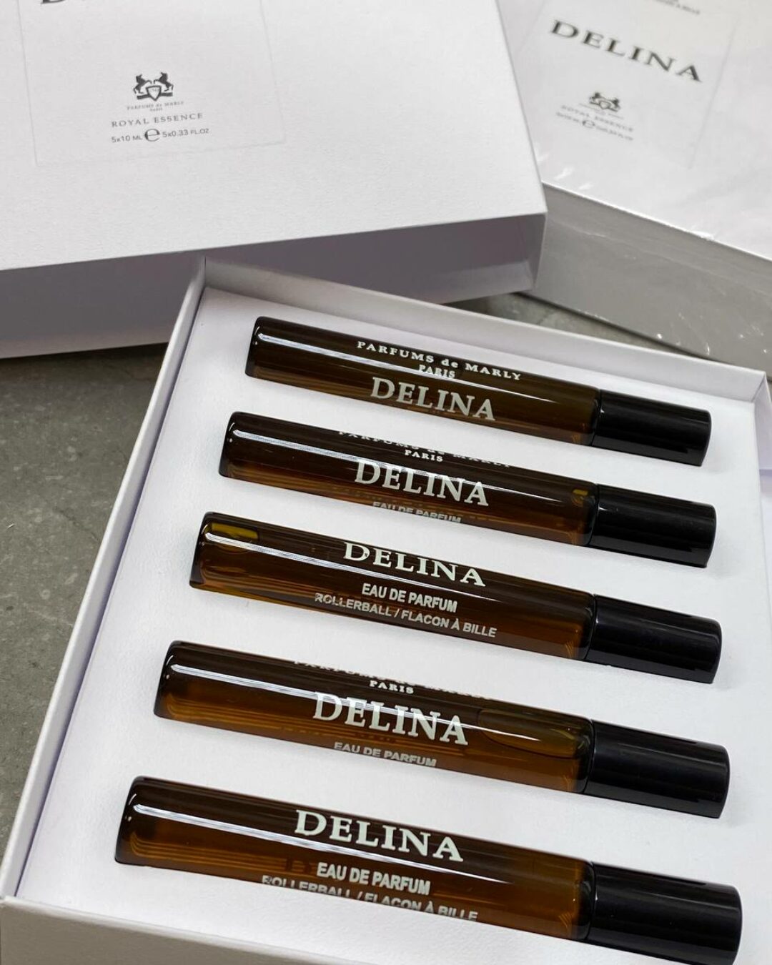 Парфюм Royal Essence Delina