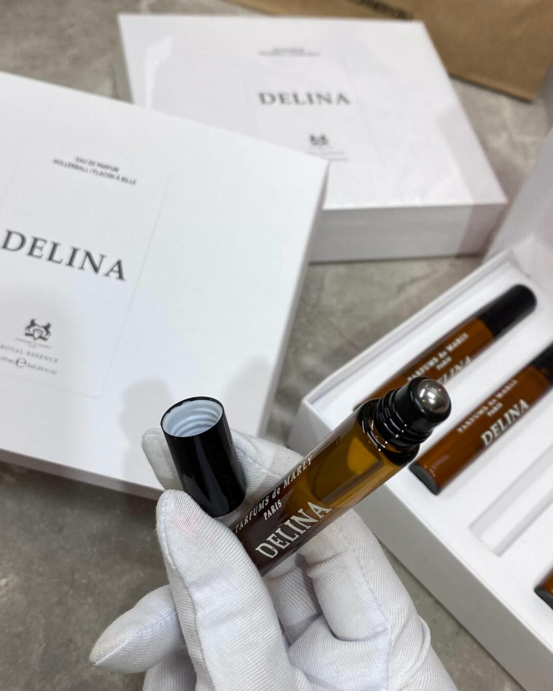 Парфюм Royal Essence Delina