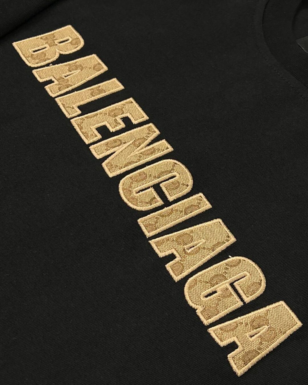 Футболка Balenciaga — фото 6