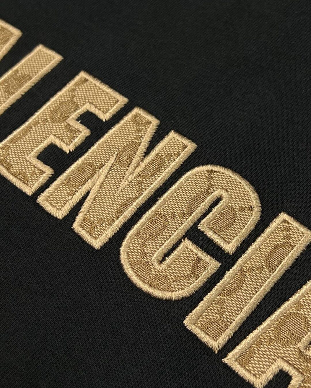 Футболка Balenciaga — фото 9