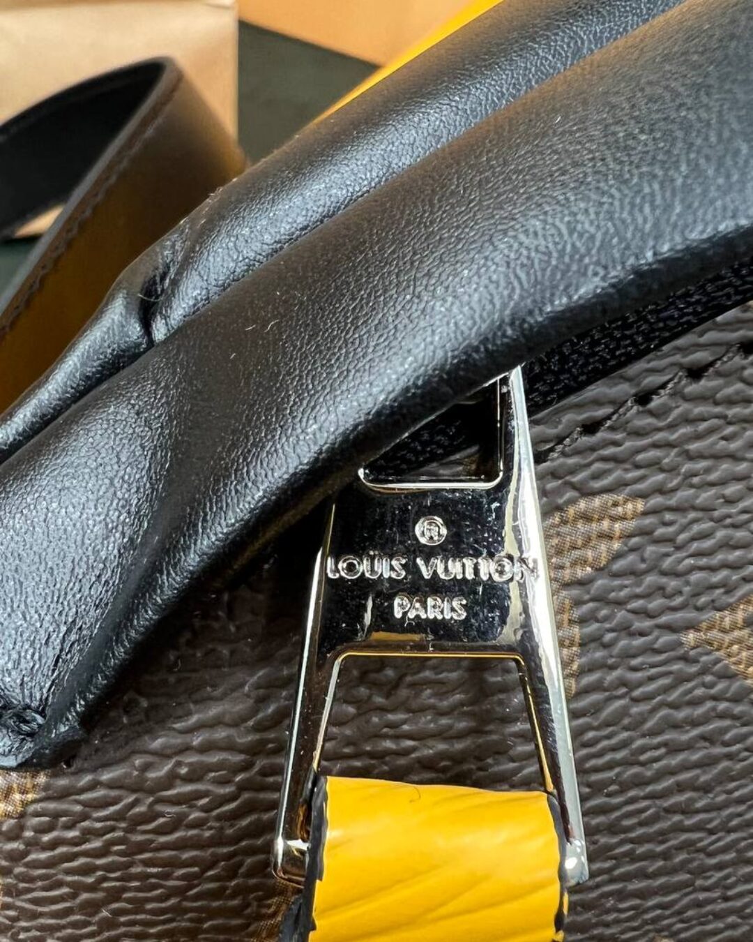 Сумка Louis Vuitton Campus