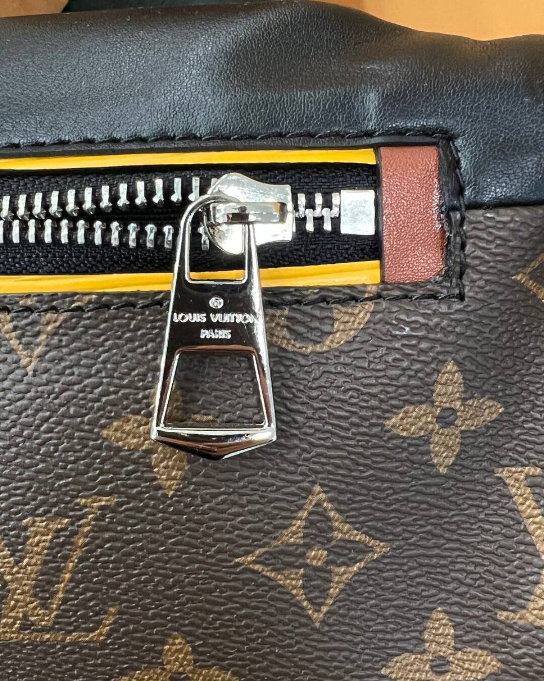 Сумка Louis Vuitton Campus