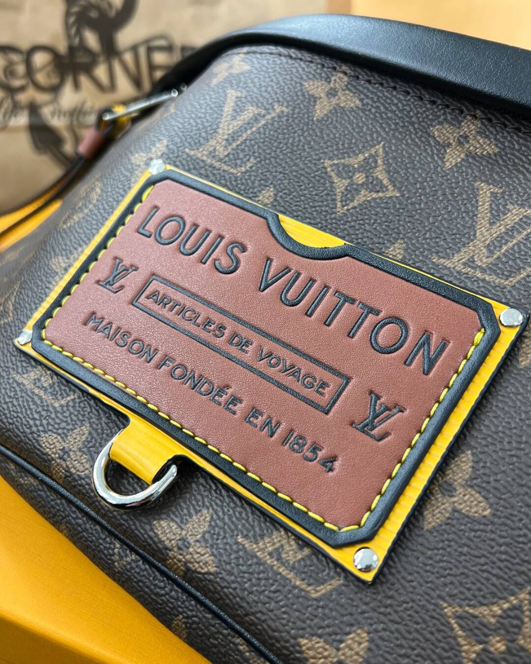 Сумка Louis Vuitton Campus
